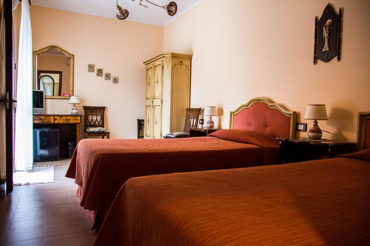 פיומפרדו די סיציליה B&B Villa Liliya מראה חיצוני תמונה