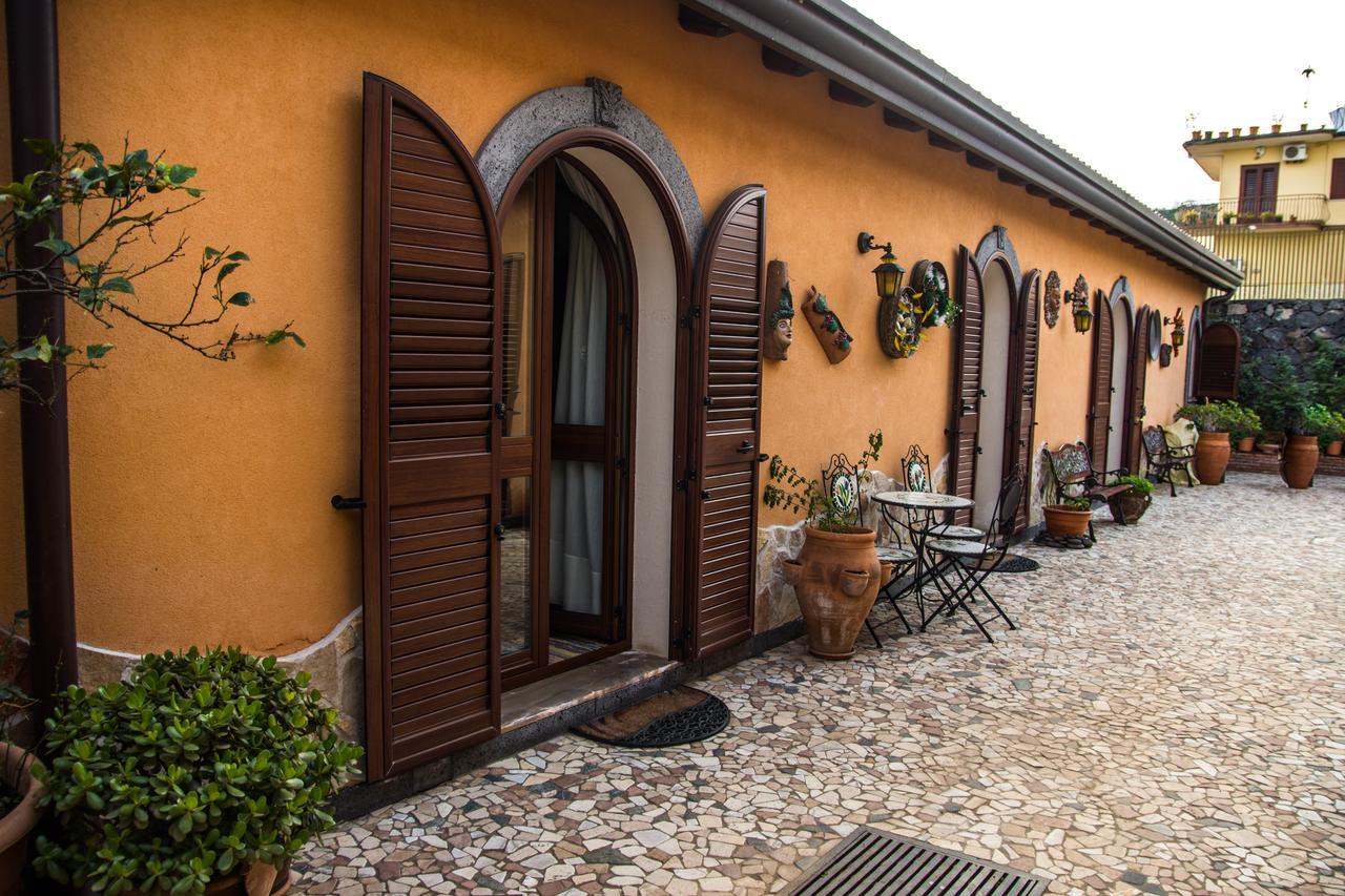 פיומפרדו די סיציליה B&B Villa Liliya מראה חיצוני תמונה