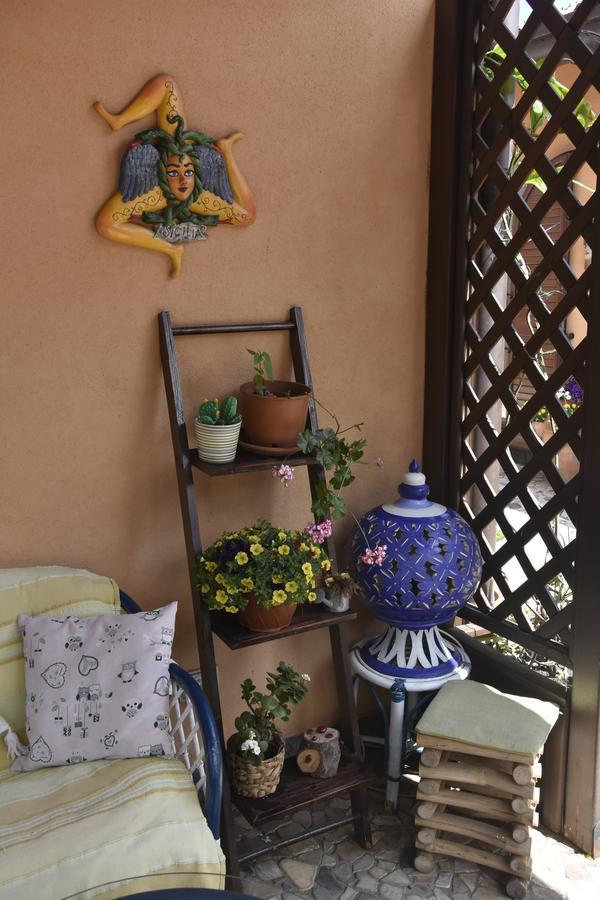 פיומפרדו די סיציליה B&B Villa Liliya מראה חיצוני תמונה